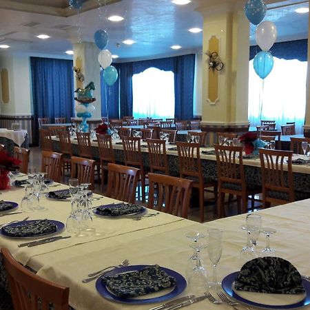 Hotel De La Ville Carpino Extérieur photo