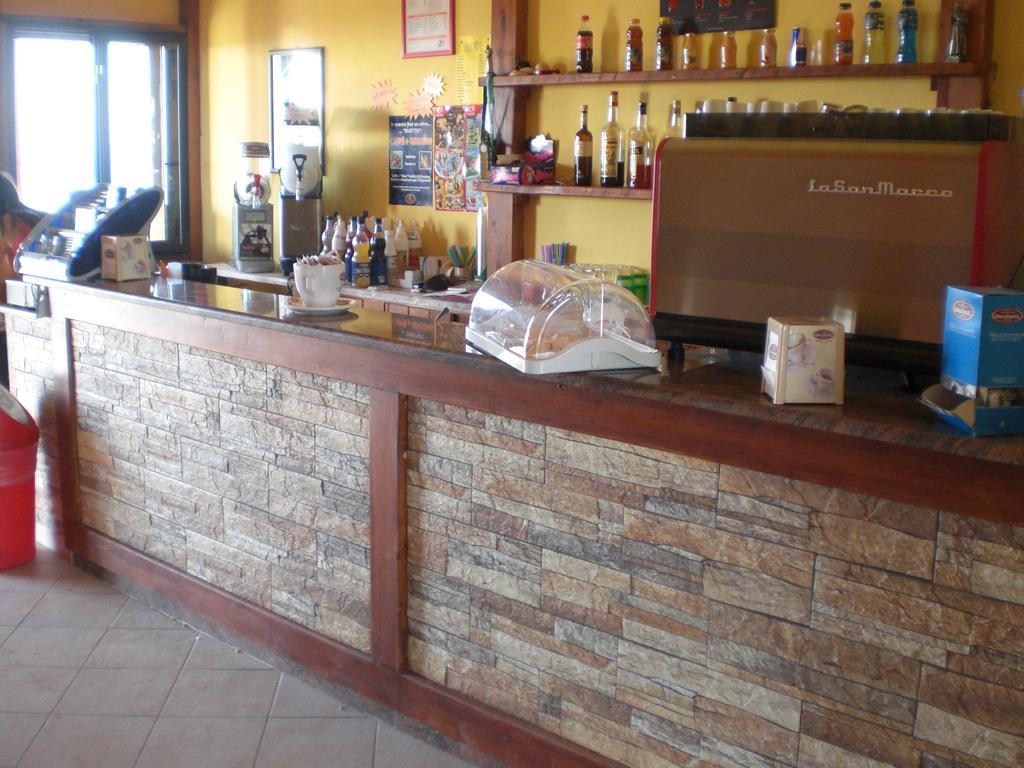 Hotel De La Ville Carpino Extérieur photo